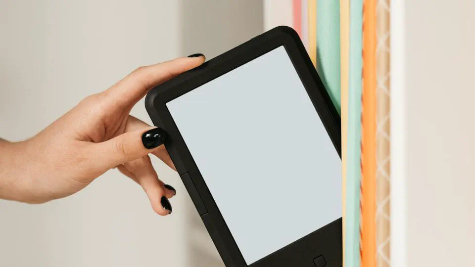 Effortlessly Borrow and Read E-Books from a Library on Your E-Ink Device